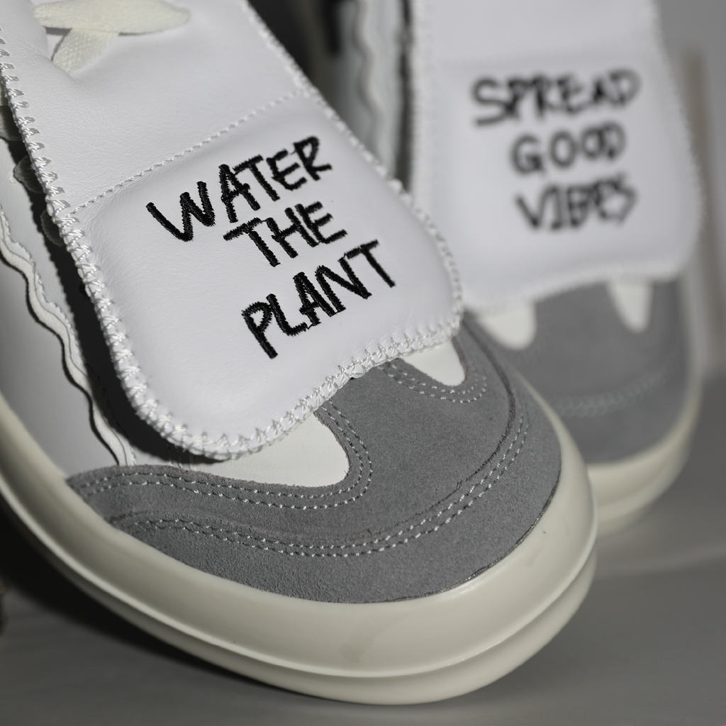 "BONE" Vintage Kicks | White