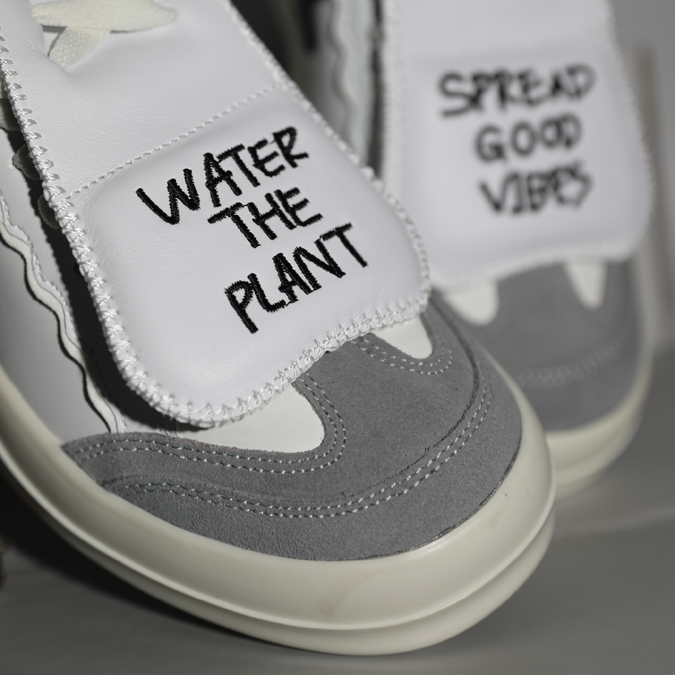 "BONE" Vintage Kicks | White