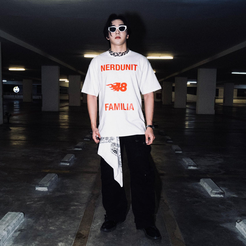 "FAMILIA" Tee | White