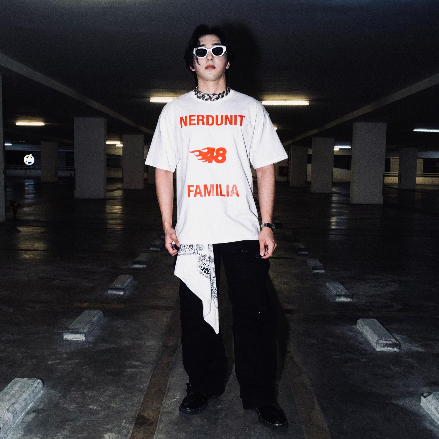 "FAMILIA" Tee | White