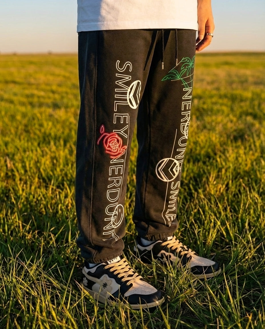 NU x Smiley® Wow Sweatpants | Dusk