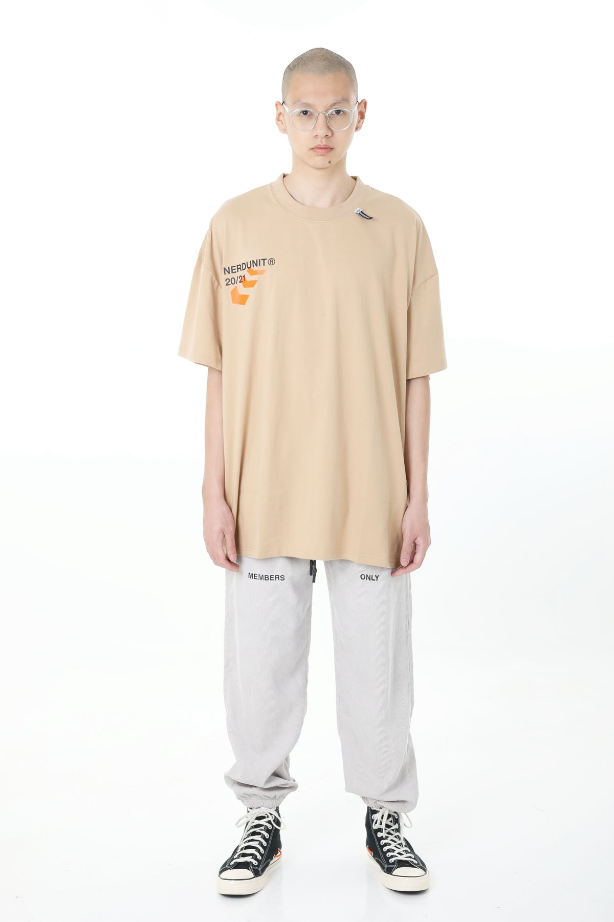"FW20" TEE | BROWN