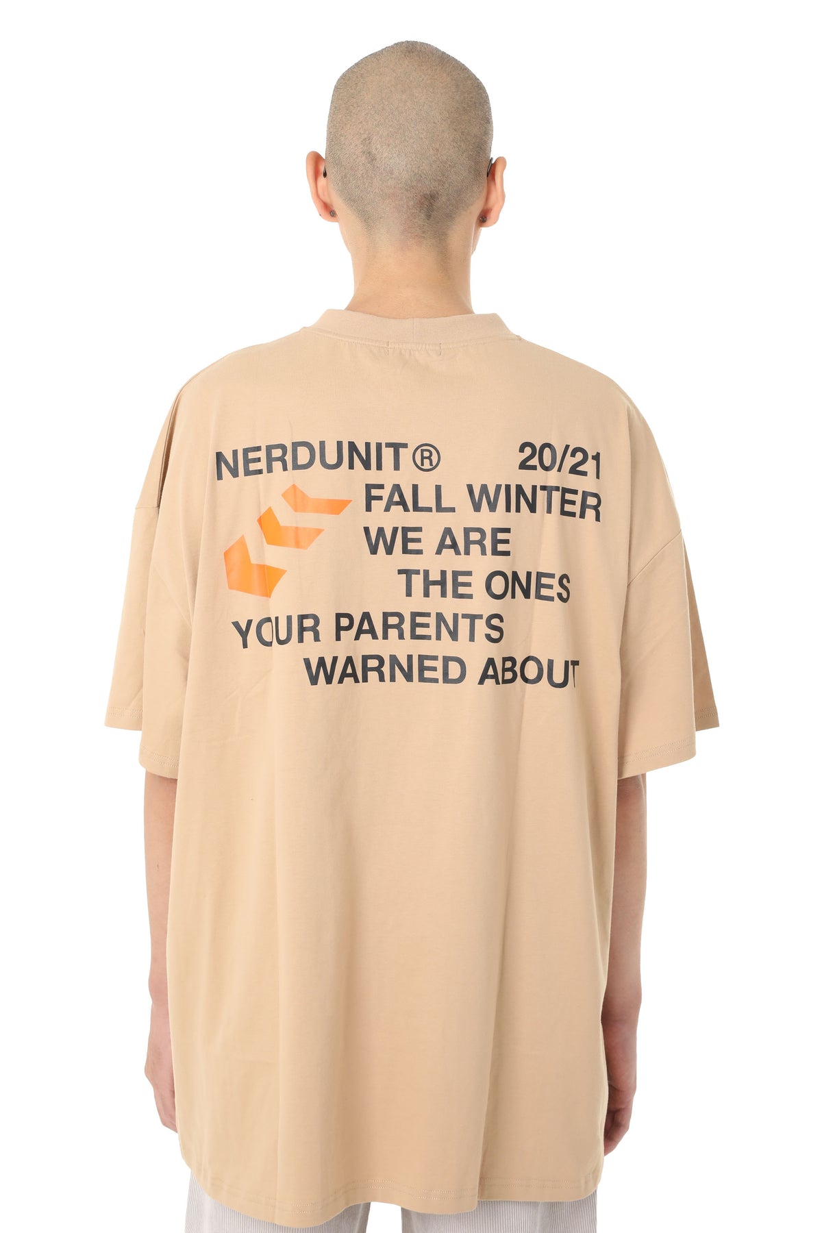 "FW20" TEE | BROWN