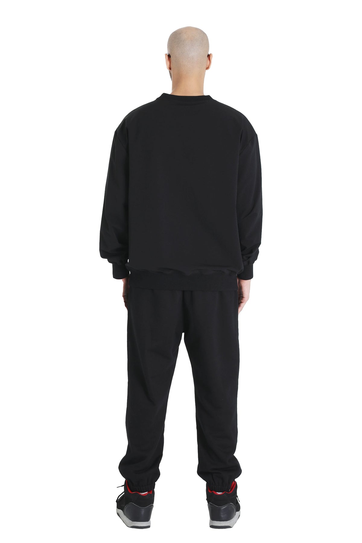 ESSENTIAL SWEATER | BLACK