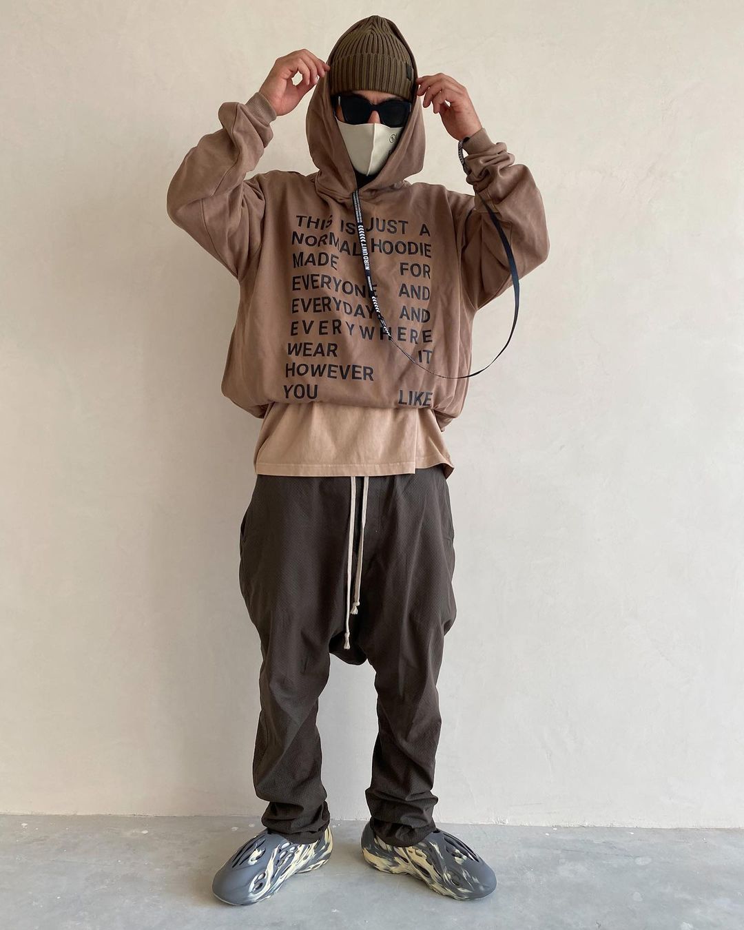 JUST HOODIE HOODIE | BROWN